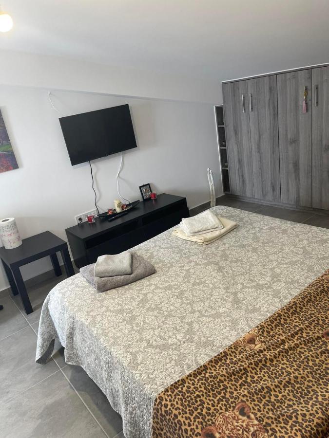 Airport View Apartments Artemi Extérieur photo